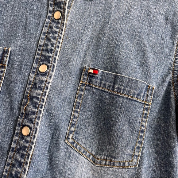 Tommy Hilfiger Blue Jean Button-down T-shirt - Picture 12 of 13